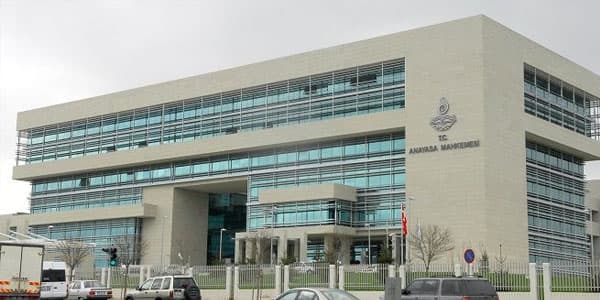 Konstitusiya Məhkəməsi Ali Məhkəmənin qərarını ləğv etdi