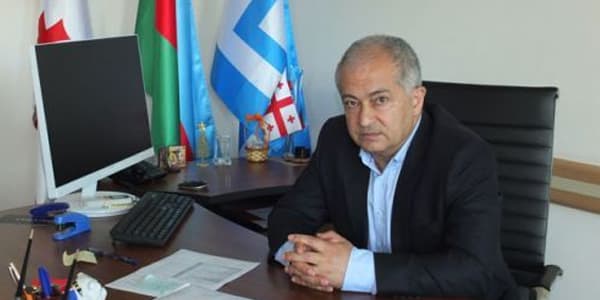 Dələduzluq edən azərbaycanlı həkimə hökm oxundu