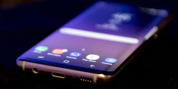 Pulsuz telefon iki ölkə arasında böhran yaratdı