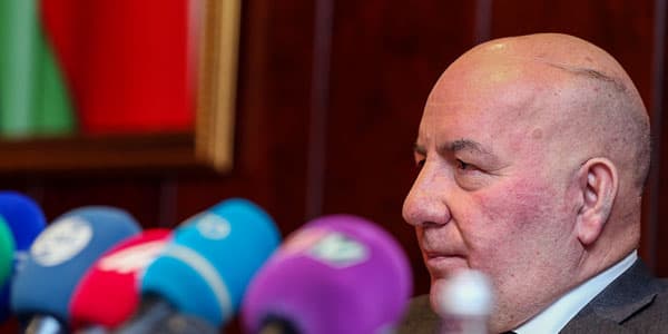 Elman Rüstəmov: "Manatın kəskin ucuzlaşması və yaxud bahalaşmasını istəmirik"