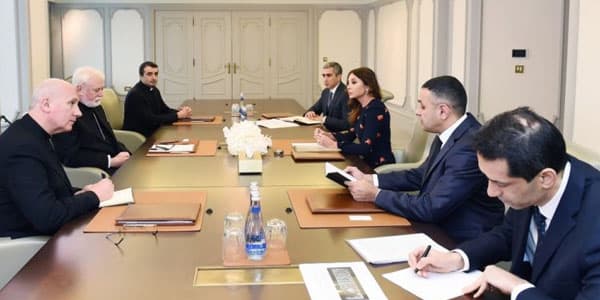 Mehriban Əliyeva Vatikan nümayəndə heyəti ilə görüşüb (FOTO)