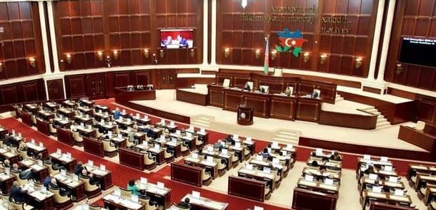 Vitse-spikerdən iradlara cavab: Bu qanunu mən icad etməmişəm