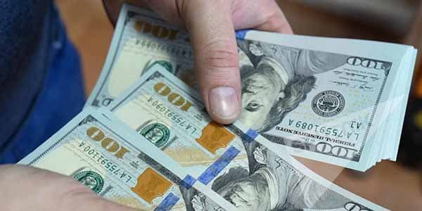 Valyuta dəyişərkən diqqətli olun: Yeni dollar bəlası 