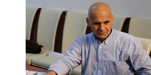 Mart gəlsin dərdini basım bağrıma (Şeir)