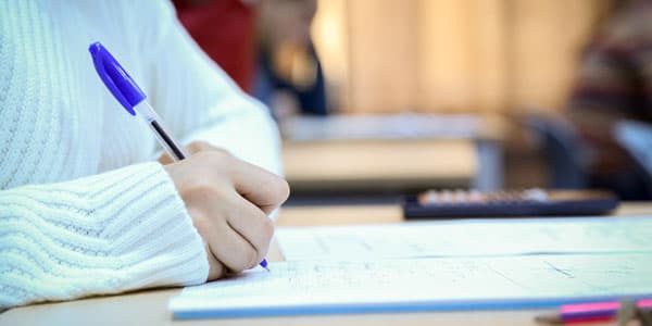 DİM: 12 mindən çox bakalavr magistraturaya imtahan verəcək