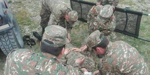 Daha bir təxribatçı erməni əsgəri yaralanıb