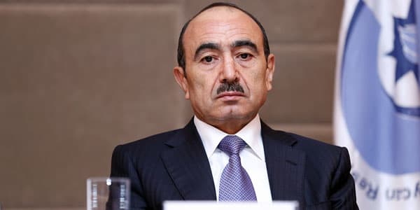 Əli Həsənov: "Təmas xəttində hər an qarşıdurma baş verə və bu müharibəyə çevrilə bilər"