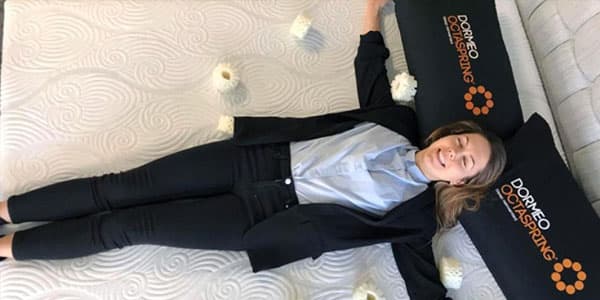 Dünyanın ən qeyri-adi işi: ildə 178 min manat qazanır (FOTO)