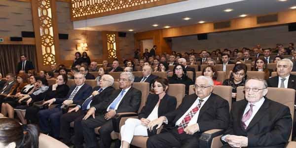 Birinci vitse-prezident Mehriban Əliyeva “Bir ailə” bədii filminin təqdimatında 