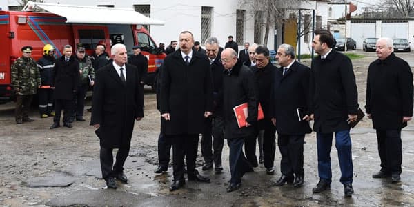 Prezident yanğın baş verən ərazidə (YENİLƏNİB/FOTOLAR)