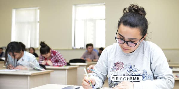 Doqquzuncu sinif şagirdləri üçün buraxılış imtahanının birinci mərhələsi keçirilib