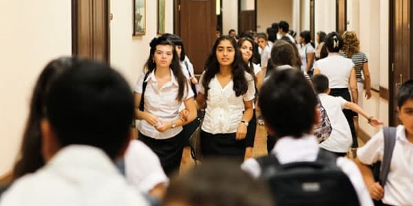 9-cu sinif şagirdləri də attestat alacaq