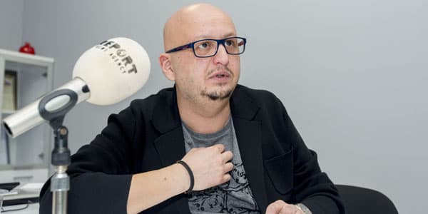 Cəfər Axundzadə: “Qızıma söz vermişəm ki, tezliklə siqareti atacağam" (MÜSAHİBƏ)