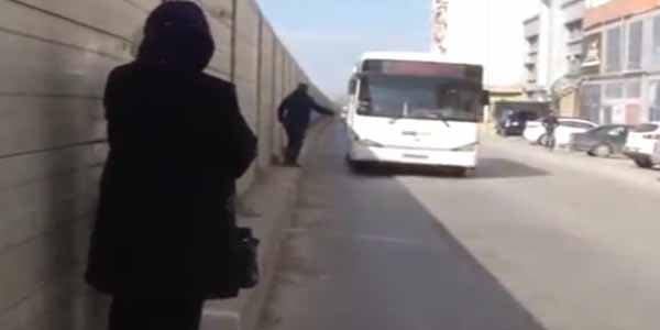 Bakıda bu ərazi həm sərnişinlər, həm də sürücülər üçün təhlükəlidir (VİDEO)