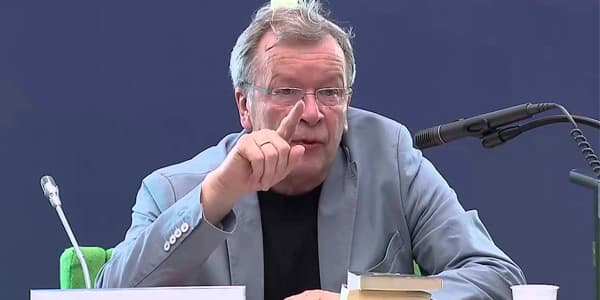 "Siz Stalinə səs verirsiniz? Onda mən öz ölkəmdən ayrılıb gedirəm!" - Məşhur yazıçı 