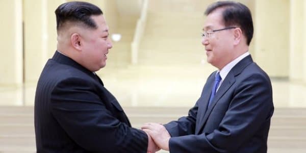 Şimali Koreya lideri Cənubi Koreya heyəti ilə görüşdü