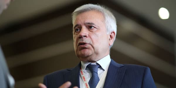 Azərbaycanlı milyarder dünyanın ən varlı 100 adamı siyahısında