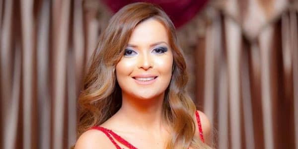 Sevdanın qısa ətəyi müzakirələrə səbəb oldu (FOTOLAR)