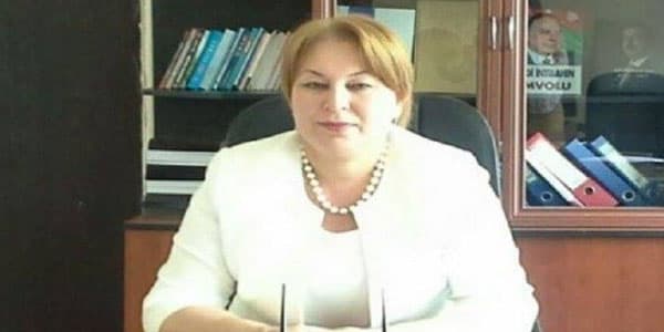 Azərbaycanda xanım məmurun polis oğlu iş yoldaşını bıçaqladı (FOTOLAR)