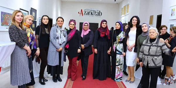 “Autizm - ev şəraitində təlim” (FOTOLAR)