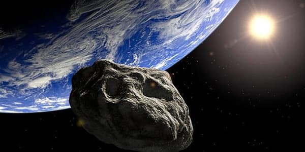 Yerə asteroid yaxınlaşır
