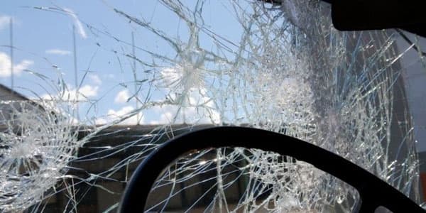 Şirvanda mikroavtobus qəzaya uğradı: 15 yaralı var (ADLAR/YENİLƏNİB)