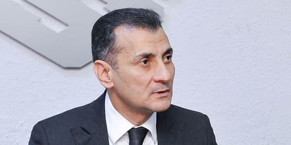 Mirşahinin yeni komandası (TAM SİYAHI)
