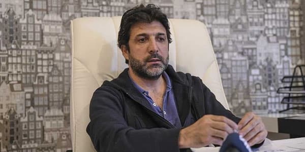 Azərbaycanda oynamış futbolçu istefa verdi