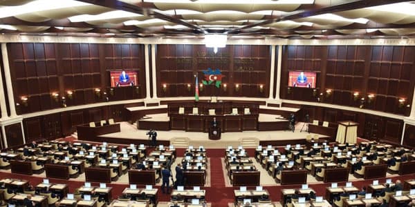 Parlamentdə problemli kreditlərlə bağlı mühüm təkliflər