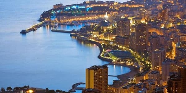 Milyonerləri üçün torpağı azalan ölkə