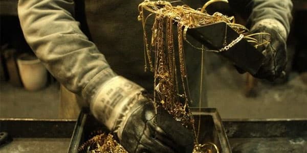 İki Azərbaycan vətəndaşı 1 milyon dollarlıq oğurluq etdi