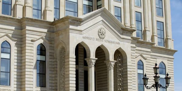 Yaşı 100-dən yuxarı olan seçicilərin sayı: qadınlar kişilərdən çoxdur