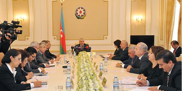 MSK prezident seçkilərində "exit poll" keçirəcək təşkilatları qeydə aldı (SİYAHI)