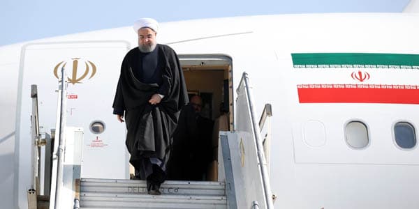 Həsən Ruhani Bakıya gəldi