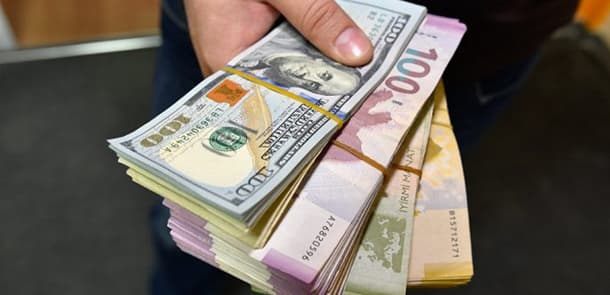 Dollar 4 lirəni ötdü: manatın aqibəti necə olacaq? (ŞƏRH)