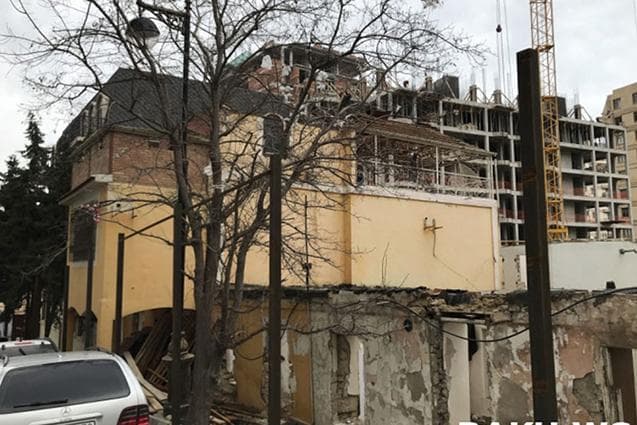 Mətanət İsgəndərlinin üçmərtəbəli villası söküldü (FOTOLAR)