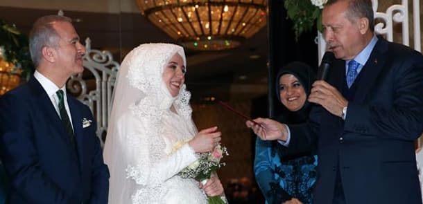 Ərdoğan yenə nikah şahidi oldu (FOTO)