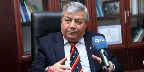 Jurnalistləri təhqir edən akademik: "Son vaxtlar 100 qramdan artıq içmirəm"