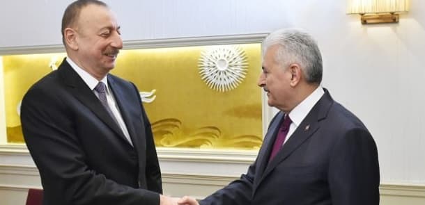 Türkiyənin baş naziri İlham Əliyevi təbrik etdi