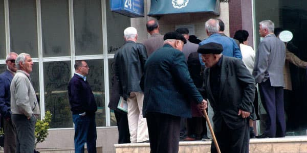 Pensiyaların vaxtından əvvəl verilmə səbəbi açıqlandı