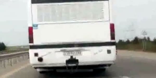 Magistralda 160 sürətlə "uçan" avtobus (VİDEO)