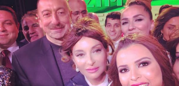 Prezident və xanımı sənətçilər arasında (FOTO/VİDEO)