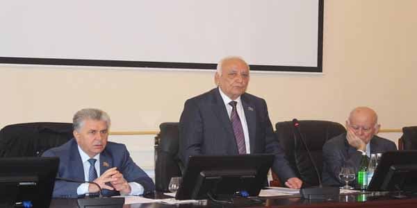 Tarix İnstitutunda soyqırımı mövzusunda dissertasiya müdafiə olunub