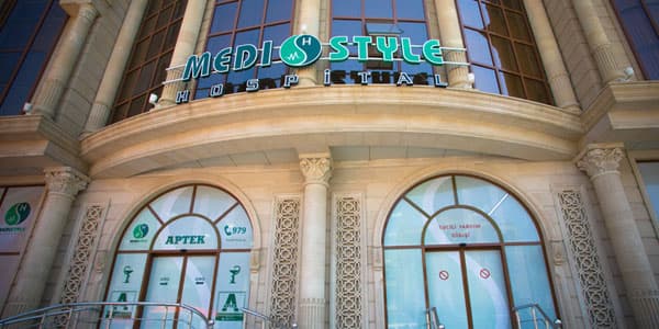 "MediStyle Hospital"da əməliyyat olunan həkim komaya düşərək öldü
