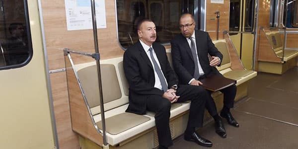 İlham Əliyev yeni qatarlara baxdı