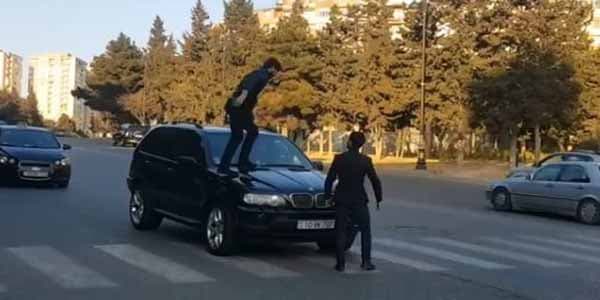 Bakıda qayda pozan sürücülərə fərqli etiraz (VİDEO)