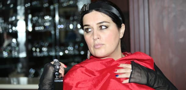 Elza Seyidcahan: “Dayım anamı bizə qatıb döyərdi” (VİDEO)