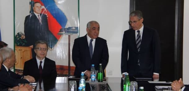 Muxtar Babayev kollektivə təqdim olundu
