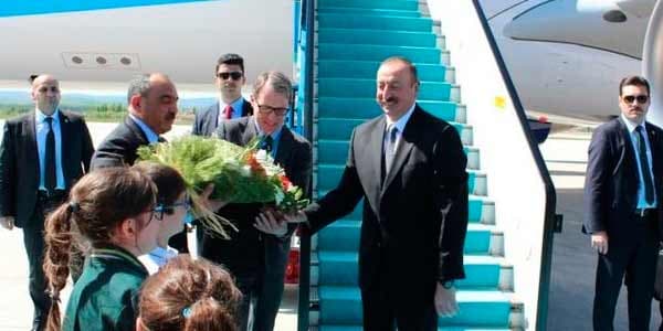 İlham Əliyevin Türkiyəyə rəsmi səfəri başlayıb 