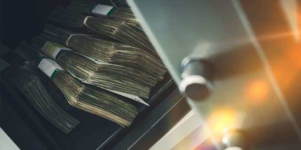 Azərbaycanda məsciddən külli məbləğdə manat, dollar və rubl oğurlandı